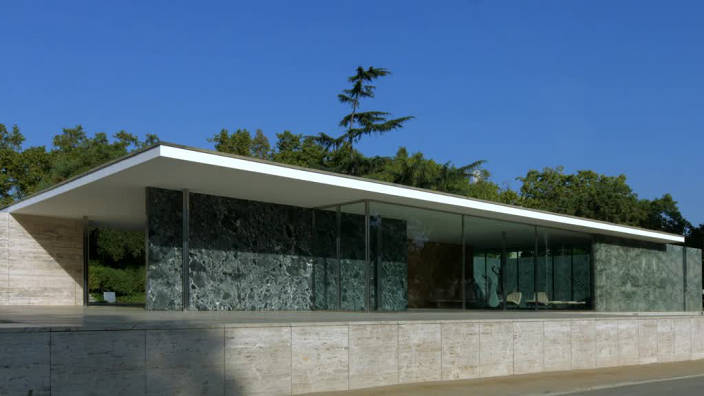 Mies on scene : Barcelona in two acts
